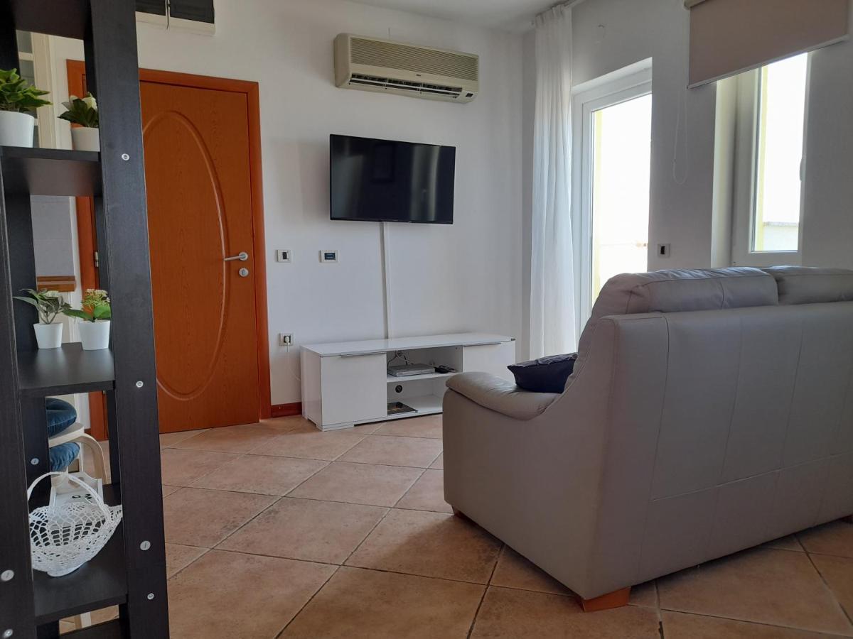 Hotel Manora Nerezine Esterno foto
